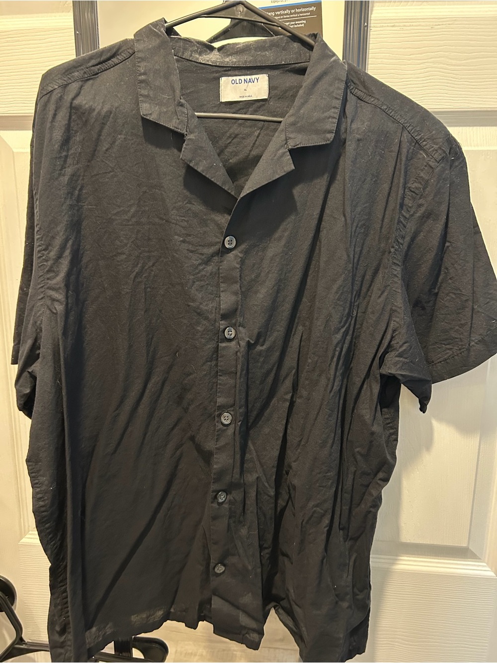Old Navy Men's Black Short-Sleeve Button-Down Shirt